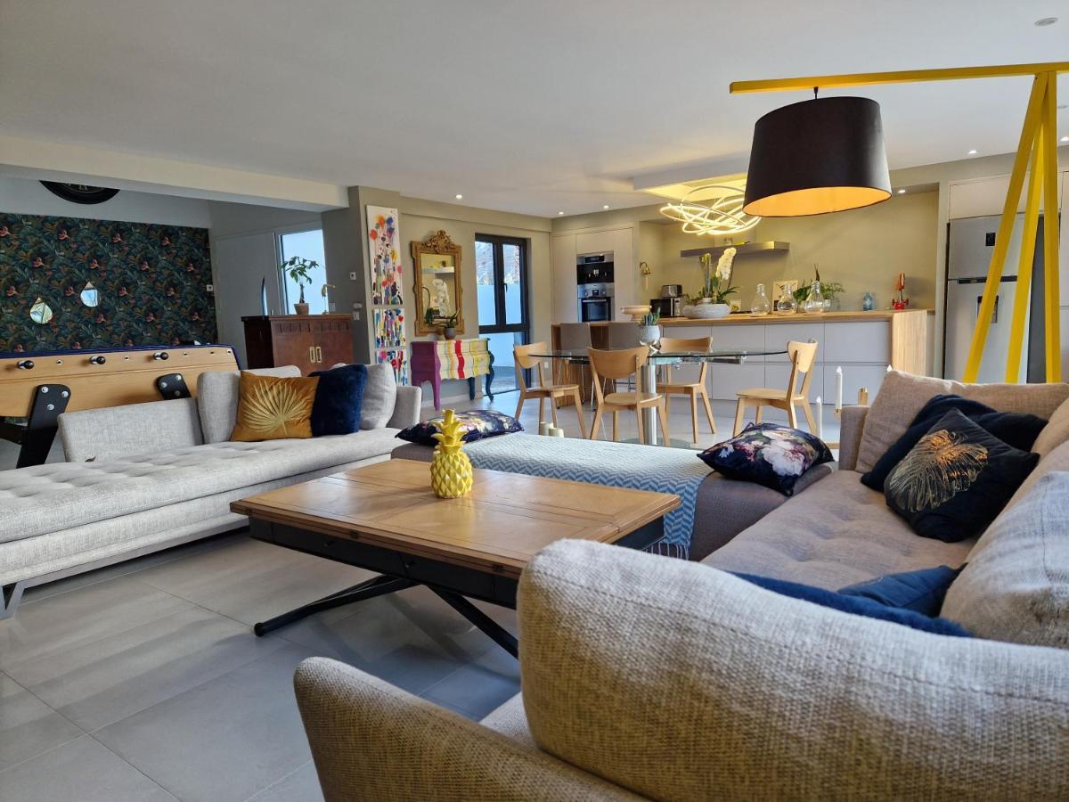 Poppies Villa: Beachside Luxury With Garden & Jacuzzi Villa *